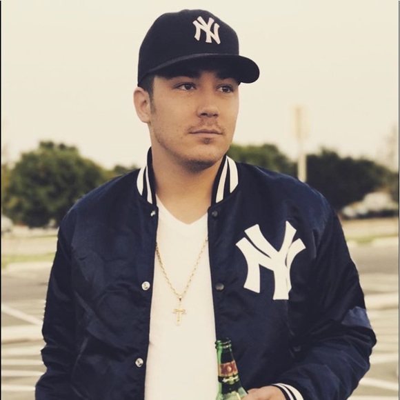 Hi 👋🏽 I’m Johnny - Picture 4 of 8